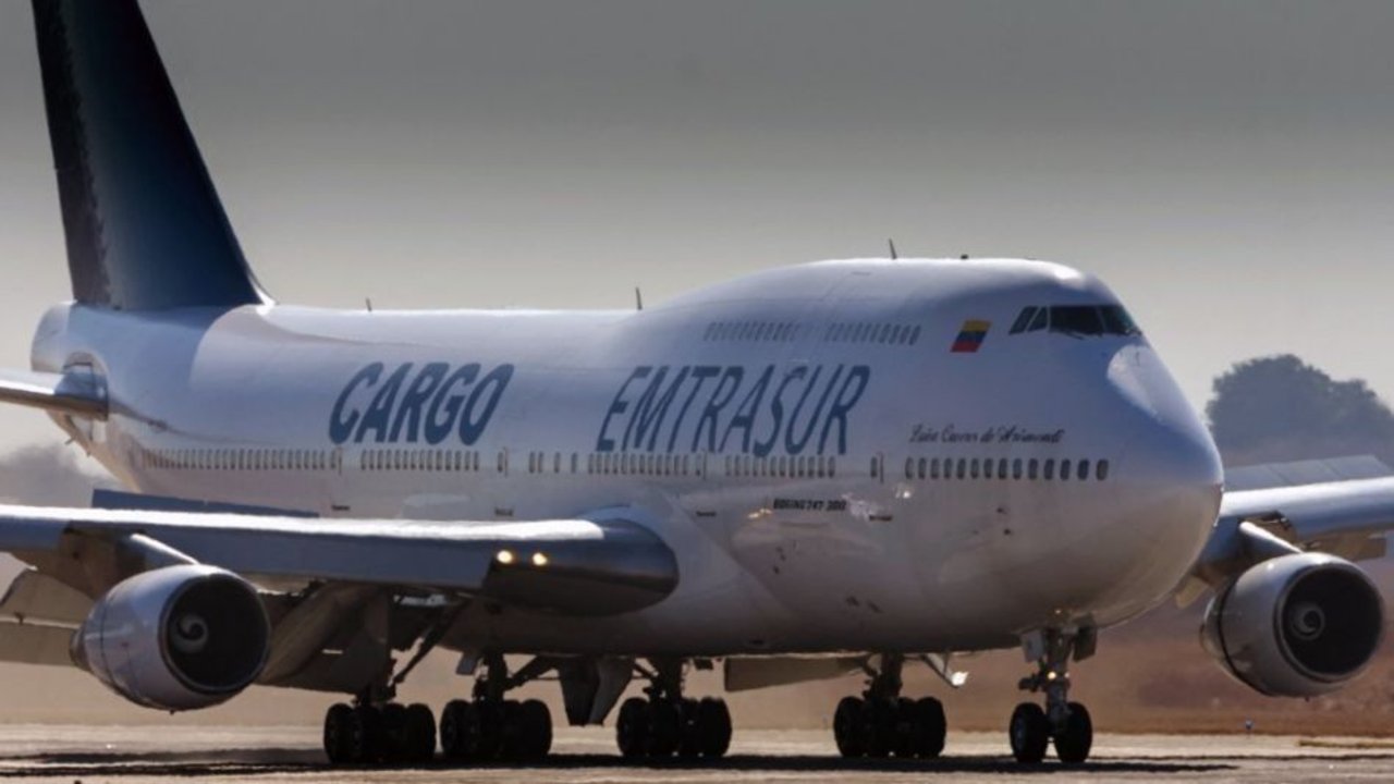 Sobreseyeron a 14 tripulantes del avión venezolano-iraní y citaron a otros 5 a indagatoria