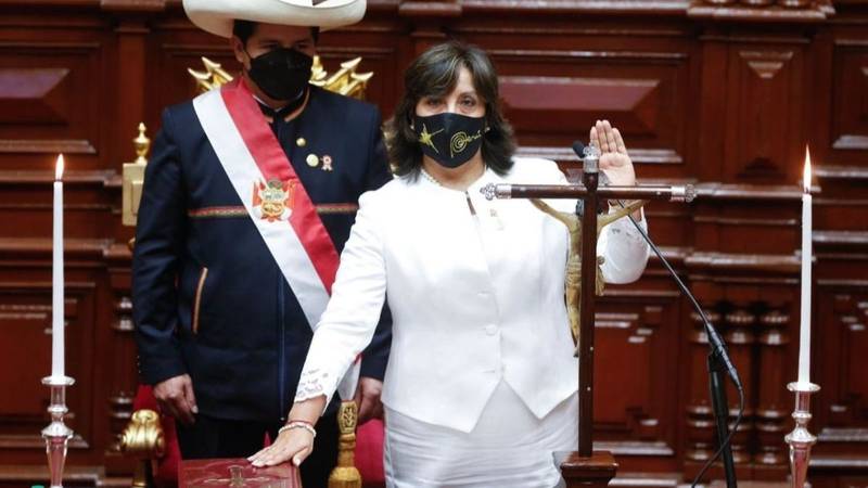 Congreso de Perú da el primer paso para destituir a la vicepresidenta por "faltas a la Constitución"