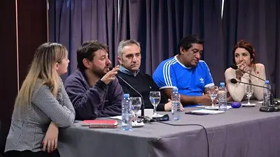 Larroque bajó la tensión contra el Gobierno y advierte: "Estamos en tiempo de descuento" Larroque bajó la tensión contra el Gobierno y advierte: "Estamos en tiempo de descuento"