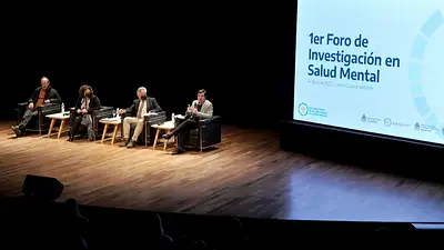 Vizzotti y Filmus encabezaron el primer foro de Salud Mental Vizzotti y Filmus encabezaron el primer foro de Salud Mental
