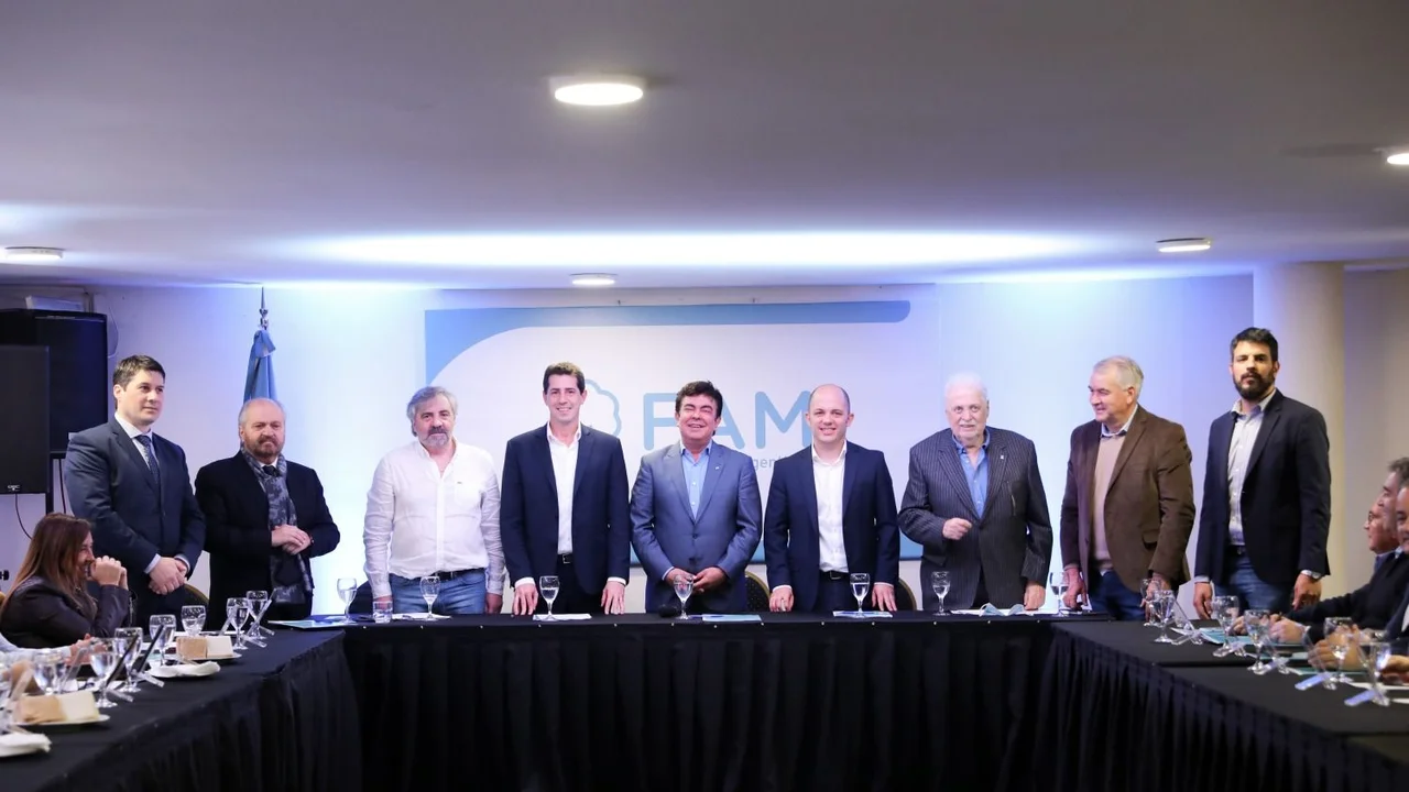 Fernando Espinoza: "Esta Federación Argentina de Municipios es el símbolo del federalismo de la Argentina"