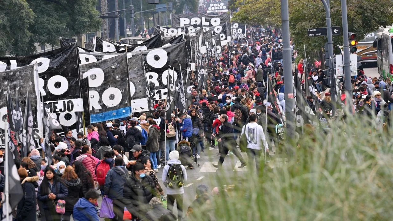 Con poca expectativas y asambleas en los municipios, piqueteros se reúnen con Desarrollo Social