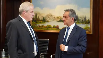 Scioli y Perczyk se reunieron para fortalecer el vínculo entre la educación y el trabajo Scioli y Perczyk se reunieron para fortalecer el vínculo entre la educación y el trabajo