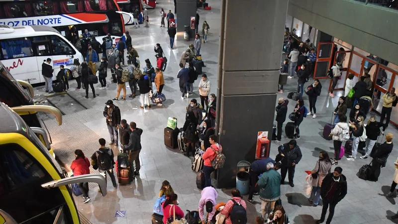 Fin de semana extralargo: intenso movimiento turístico en todo el país