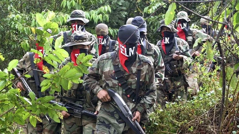 La guerrilla del ELN dijo que está dispuesta a iniciar diálogos con Petro