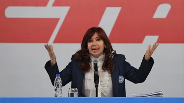 De qué se trata el proyecto para convertir planes en trabajo que elogió CFK