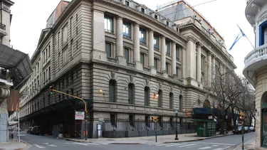 Sin respuestas del gobierno de Milei, docentes del Nacional Buenos Aires van al paro