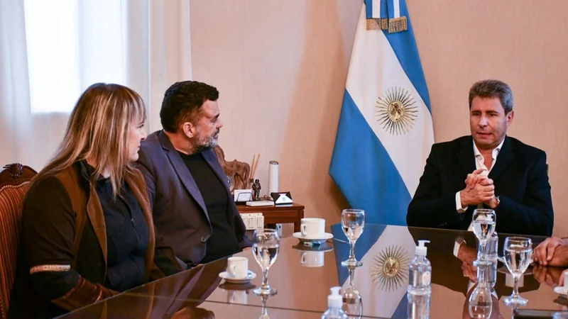 Menéndez, de barrios de Pie, llamó a "construir con gobernadores e intendentes" la salida de los planes sociales