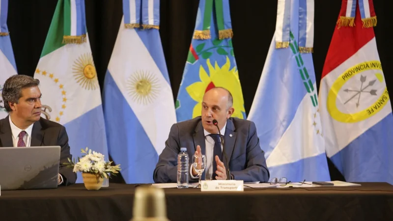 Alexis Guerrera le propuso a los gobernadores cómo seguir con el desarrollo de Hidrovía