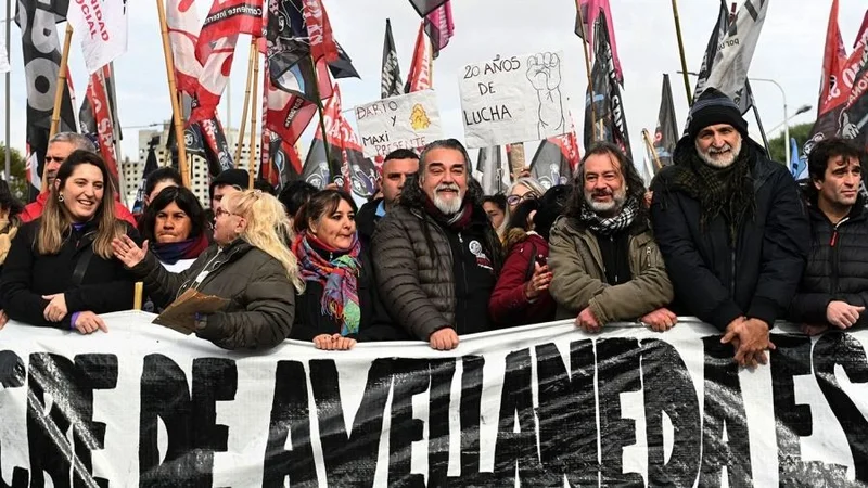  Kosteki y Santillán: organizaciones marcharon y reclamaron justicia a 20 años del crimen