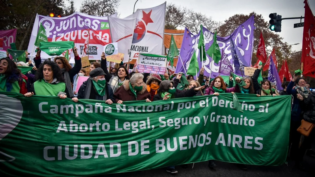 Movilización a la embajada de EE.UU para repudiar el fallo contra el aborto 