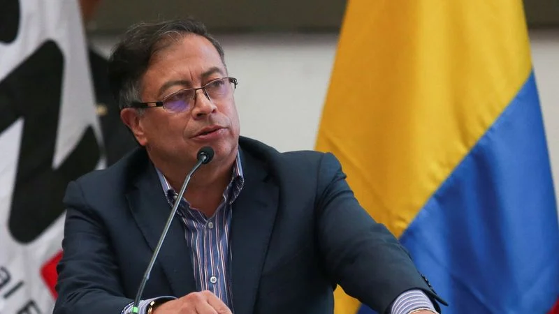 Gustavo Petro denuncia una escalada del dólar y pide tranquilidad y paciencia 