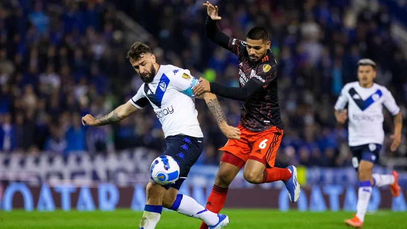 Vélez apabulló a River, pero no pudo sacar más diferencia