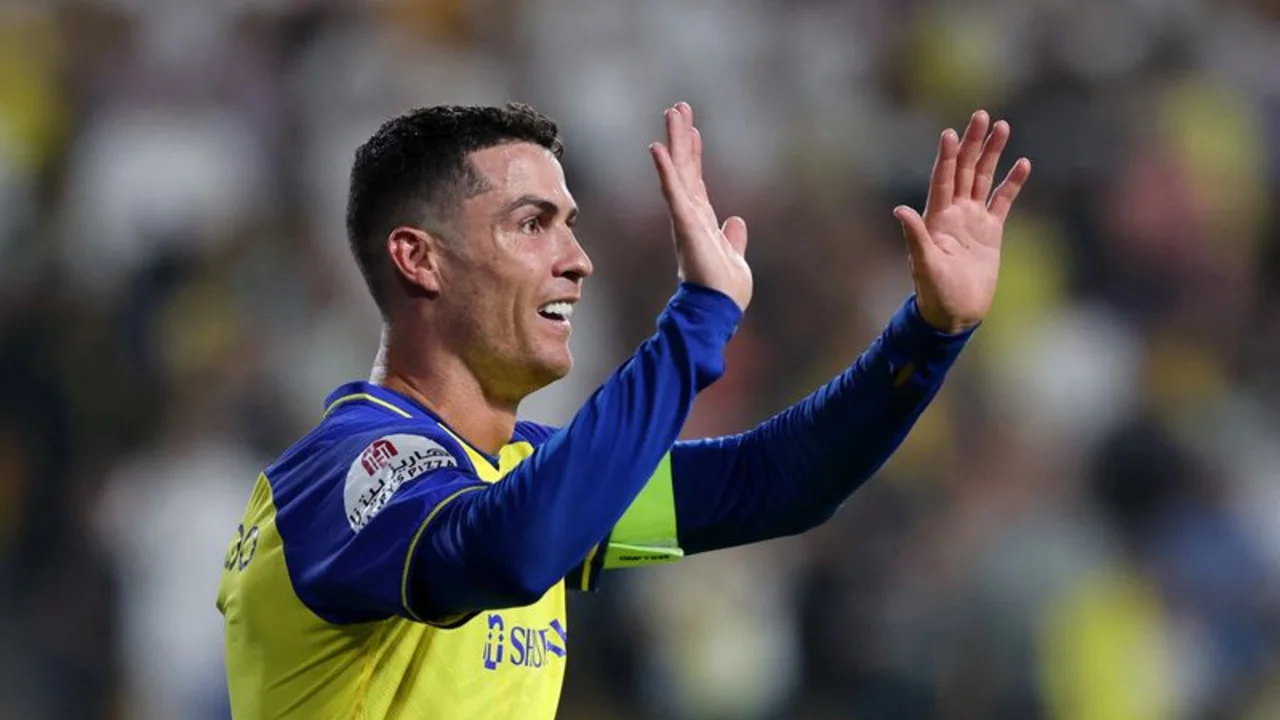Ronaldo, "feliz" en Arabia Saudita, quiere que otros grandes jugadores se unan a él
