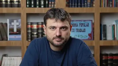 Elecciones 2023. El precandidato presidencial por el Frente Patria Grande, Juan Grabois, propuso "reforzar el plan nuclear" del país. Elecciones 2023. El precandidato presidencial por el Frente Patria Grande, Juan Grabois, propuso "reforzar el plan nuclear" del país.