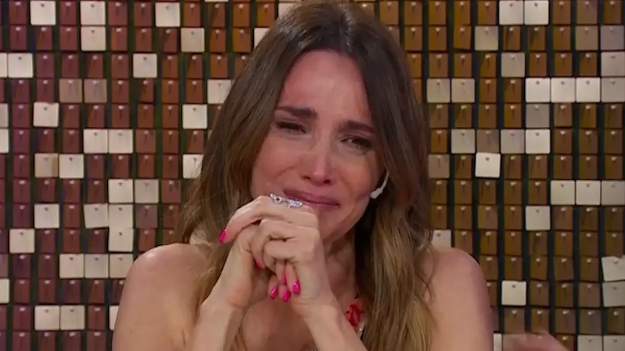 Vero Lozano llorando