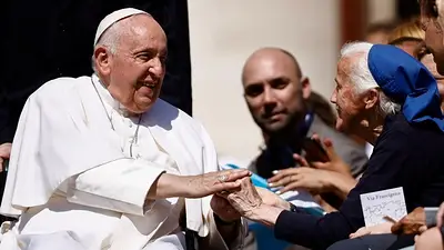 El papa Francisco será operado hoy y seguirá internado El papa Francisco será operado hoy y seguirá internado