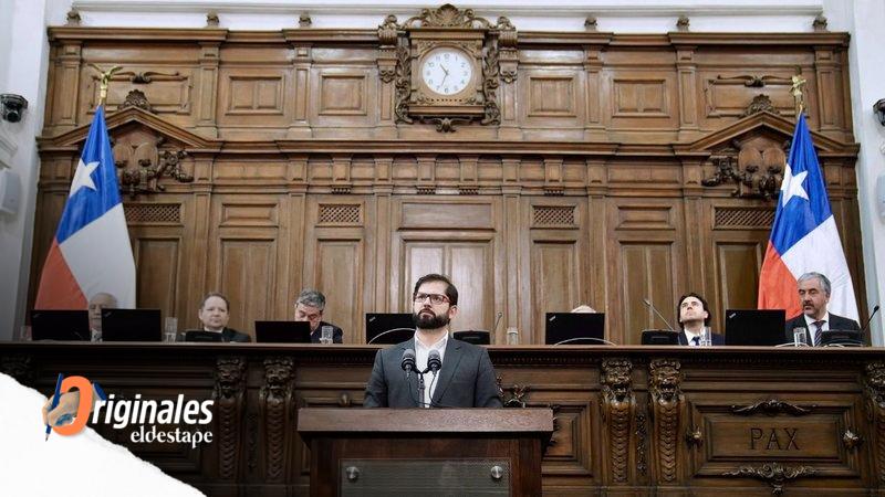 Chile ya tiene el borrador de los "expertos" para su nueva Constitución: familia, derechos sociales, participación de privados