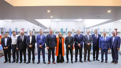 La propuesta de los gobernadores del FdT: "Una lista de unidad con integración de carácter federal" La propuesta de los gobernadores del FdT: "Una lista de unidad con integración de carácter federal"