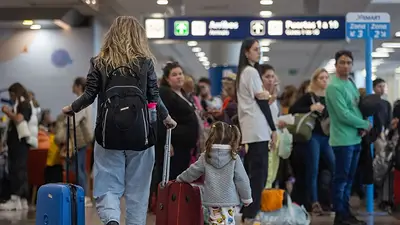 Argentina vive el mejor finde largo de la historia: más de 1,5 millones de personas se movilizan por el país Argentina vive el mejor finde largo de la historia: más de 1,5 millones de personas se movilizan por el país