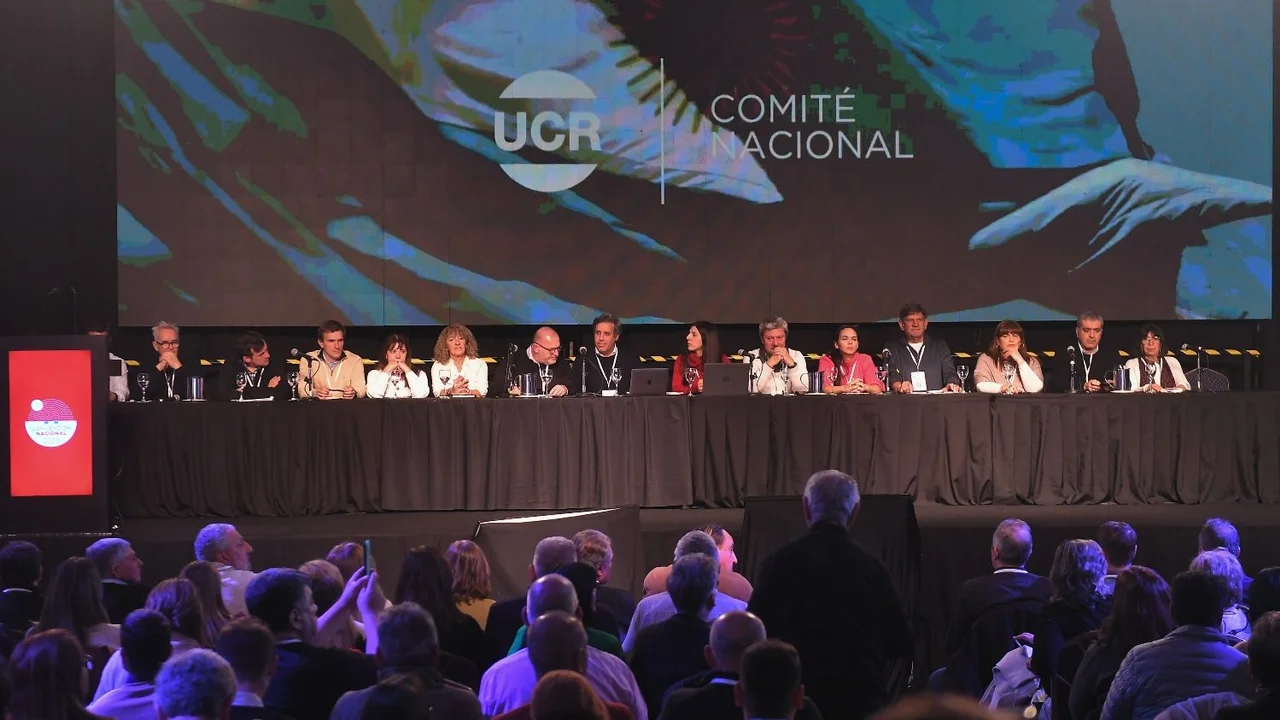 La UCR se reúne en la convención nacional en medio de la interna en Juntos por el Cambio