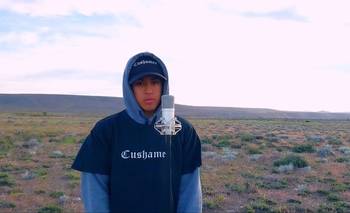 Tiene 22 años y hace rap para visibilizar sus raíces mapuche: "Quiero abrir la discusión" | Historias de vida