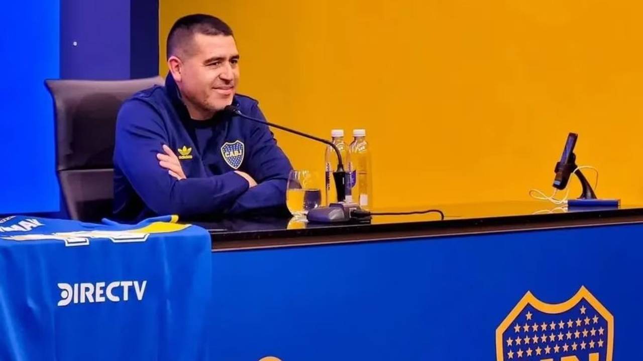 Riquelme anunciando su partido despedida