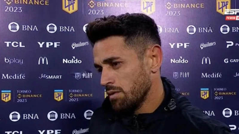 Tras la denuncia por violencia de género, Lanús no convocó a Lautaro Acosta