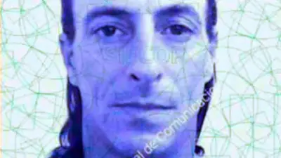 Detienen a uno de los tres prófugos que tenían pedido de captura nacional e internacional por el crimen de Gabriel Izzo. Detienen a uno de los tres prófugos que tenían pedido de captura nacional e internacional por el crimen de Gabriel Izzo.