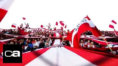 Un hincha cayó de una tribuna en Mendoza y está en "estado crítico" Un hincha cayó de una tribuna en Mendoza y está en "estado crítico"