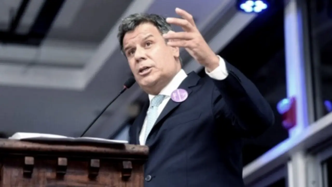 Manes profundiza su discurso contra Milei y plantea una “oposición antigrieta” para 2025