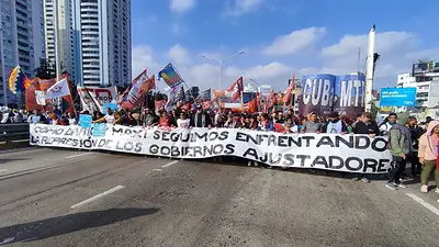 Corte total en el Puente Pueyrredón a 21 años de los asesinatos de Kosteki y Santillán Corte total en el Puente Pueyrredón a 21 años de los asesinatos de Kosteki y Santillán