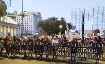 Por el derecho a vivir: así fue la marcha contra los travesticidios y transfemicidios | Travesticidios