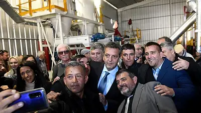 Elecciones 2023: Massa destacó el trabajo público-privado: "Ser soberanos y tomar nuestras decisiones" Elecciones 2023: Massa destacó el trabajo público-privado: "Ser soberanos y tomar nuestras decisiones"