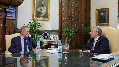Elecciones 2023: Alberto Fernández recibió a Daniel Scioli en Casa Rosada con eje en la unidad Elecciones 2023: Alberto Fernández recibió a Daniel Scioli en Casa Rosada con eje en la unidad