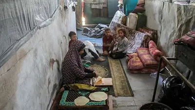 En Gaza, los palestinos regresan a un refugio dañado por la guerra En Gaza, los palestinos regresan a un refugio dañado por la guerra