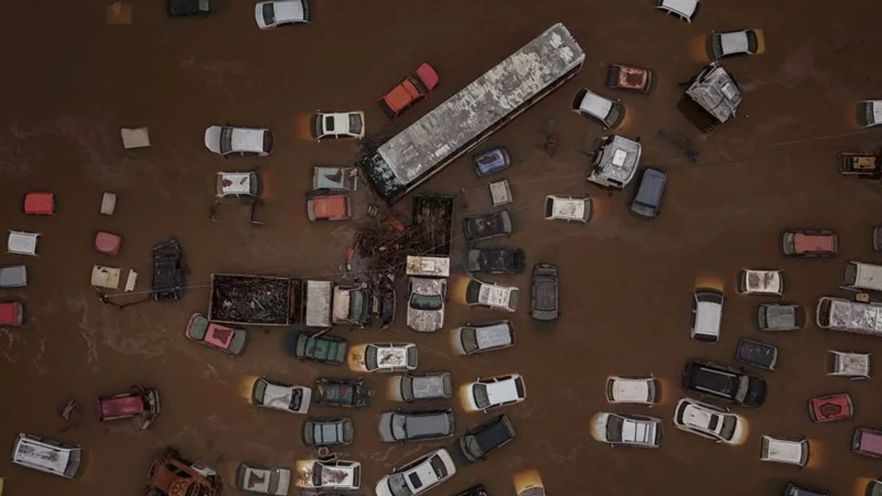 Cambio climático duplica probabilidad de inundaciones devastadoras en Brasil, según científicos