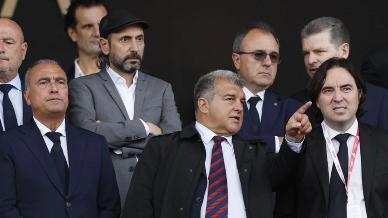 Las dudas sobre la plantilla provocaron la salida de Xavi, según Laporta, presidente del Barcelona