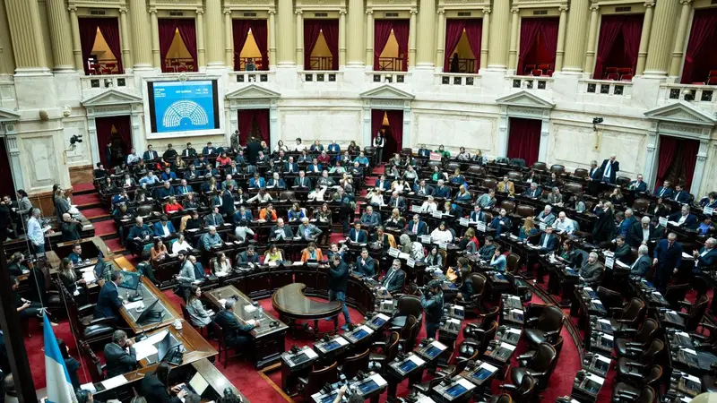 El Gobierno avanza con el PRO y Pichetto por la Ley Bases: aislan a De Loredo