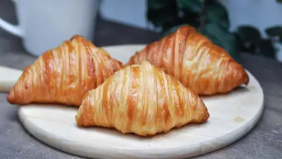 Cómo hacer croissants caseros en 6 pasos: la receta más fácil y rápida. Cómo hacer croissants caseros en 6 pasos: la receta más fácil y rápida.