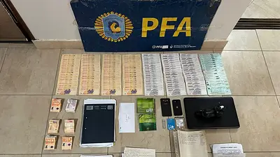 Desarticularon a “La banda de los contadores”, que emitía facturas apócrifas para evadir dinero Desarticularon a “La banda de los contadores”, que emitía facturas apócrifas para evadir dinero