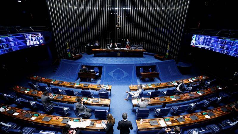 Senado de Brasil aprueba propuesta de gravar compras en línea de bajo costo