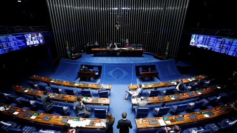 Senado de Brasil aprueba propuesta de gravar compras en línea de bajo costo