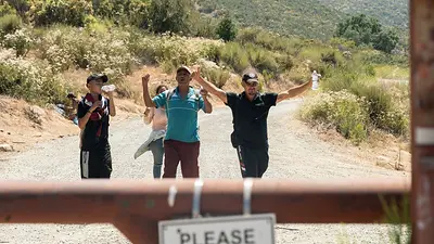 Migrantes de todo el mundo atraviesan el desierto de California para llegar a EEUU Migrantes de todo el mundo atraviesan el desierto de California para llegar a EEUU