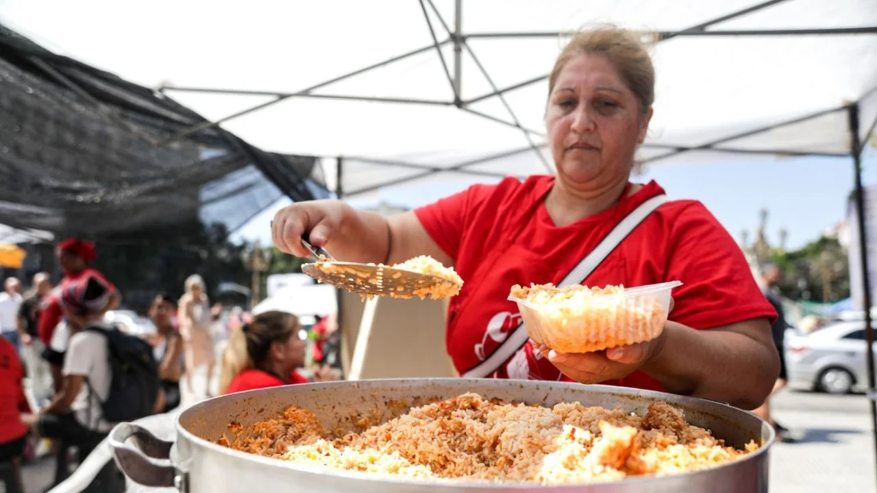 Una navidad para todos: convocan a una colecta para comprar alimentos
