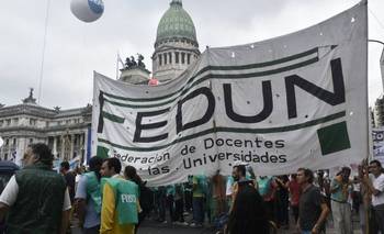 Universitarios ya perdieron más del 32% de su poder adquisitivo desde que ganó Milei | Crisis económica