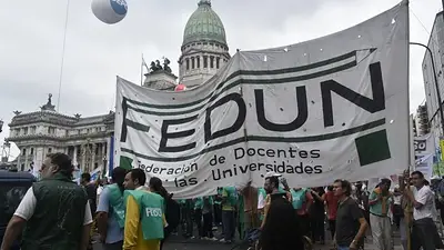 Universitarios denunciaron que ya perdieron más del 32% de su poder adquisitivo desde que ganó Milei Universitarios denunciaron que ya perdieron más del 32% de su poder adquisitivo desde que ganó Milei