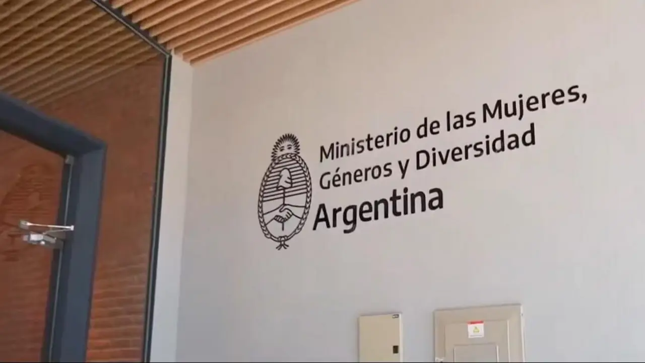 ¿Qué tienen que ver la falta de alimentos en comedores populares con el cierre del ex Ministerio de Mujeres, Géneros y Diversidad?