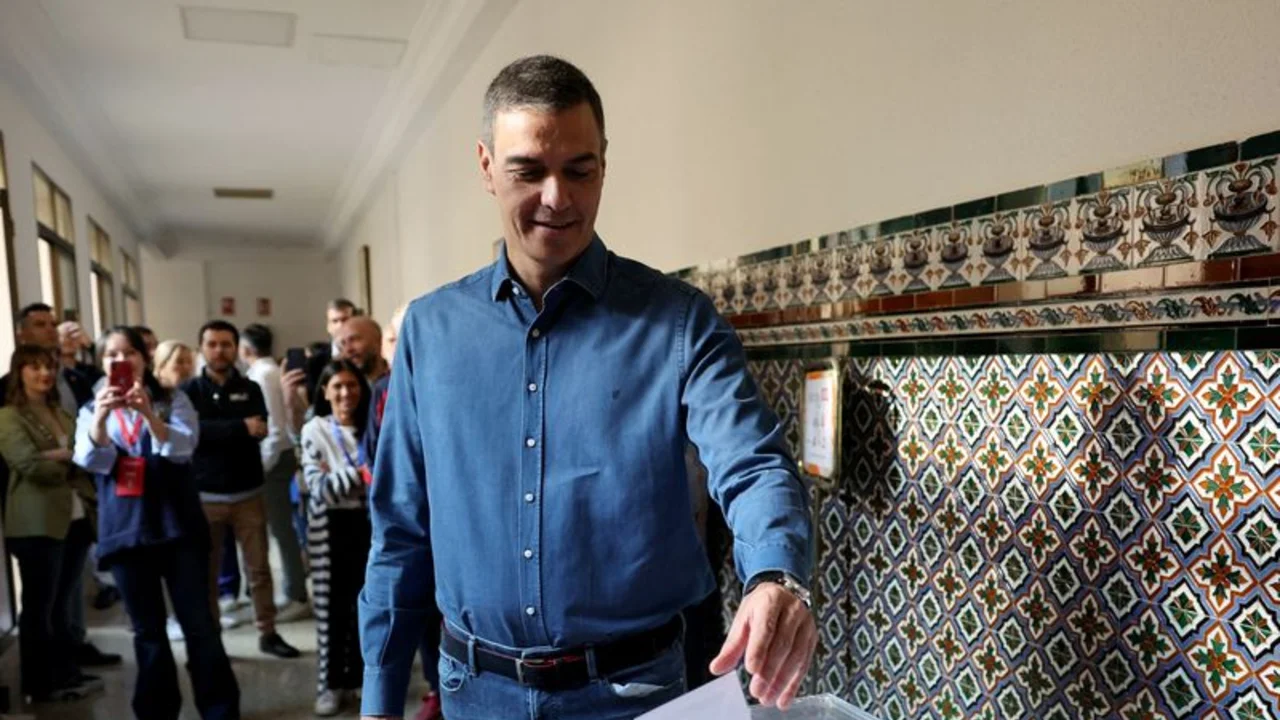 Los partidos centristas frenan el auge de la ultraderecha en España