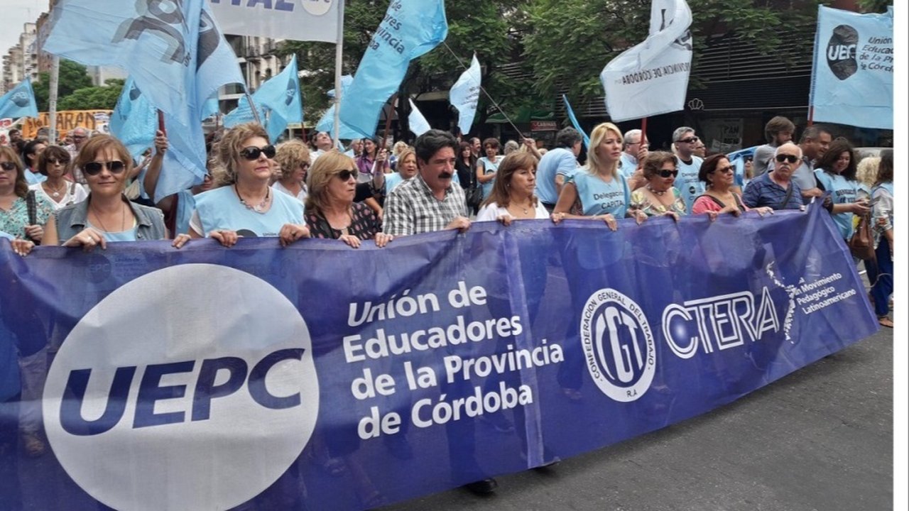 Docentes de Córdoba reclaman una recomposición salarial del 100%: "Hemos hecho un esfuerzo enorme"